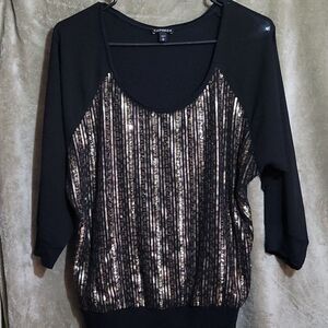 💛CLEARANCE💛 Express Women's 3/4-Length Top - SIZE M